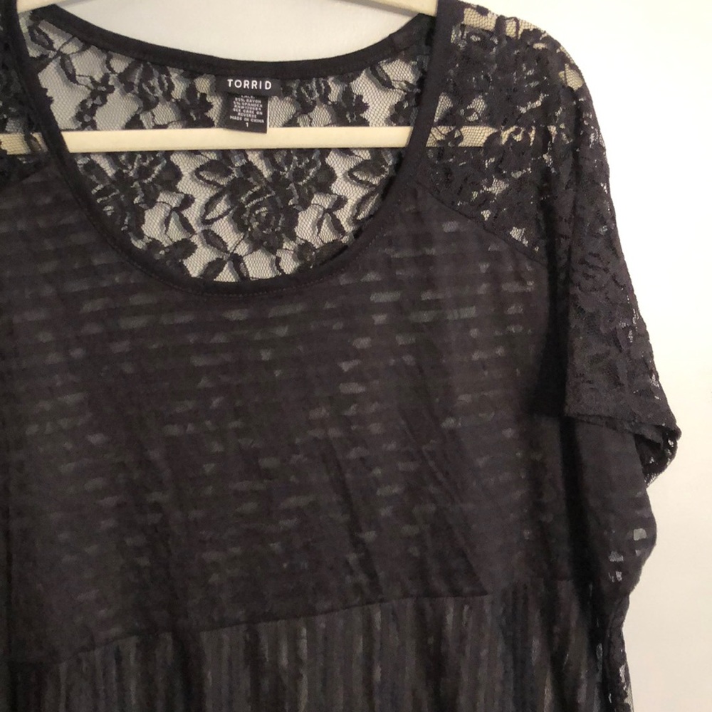 Lace Torrid Size 1 Black Hi Low Top